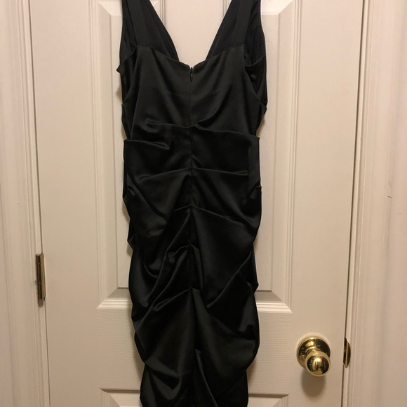 Deep Plunge, Ruched, Satin Fitted Cocktail Dress - Picture 5 of 7